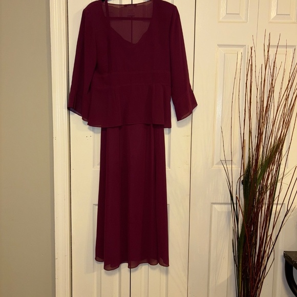 Plaza South size 8 mother of the bride burgundy dress set - Picture 15 of 15